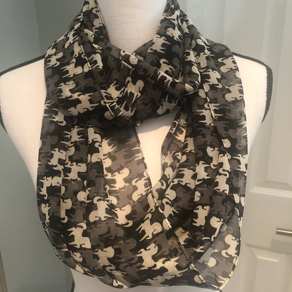 Hinge Scarf - Picture 3 of 4